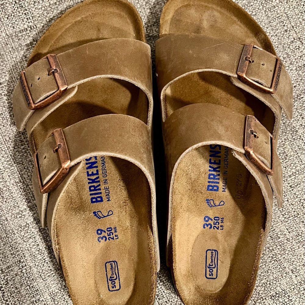 Birkenstock Arizona Soft Bed Unisex TOBACCO color. WORN ONCE (for an hour).
